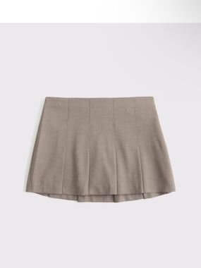 Abercrombie & Fitch Mid Rise Wide Pleated Mini Skort